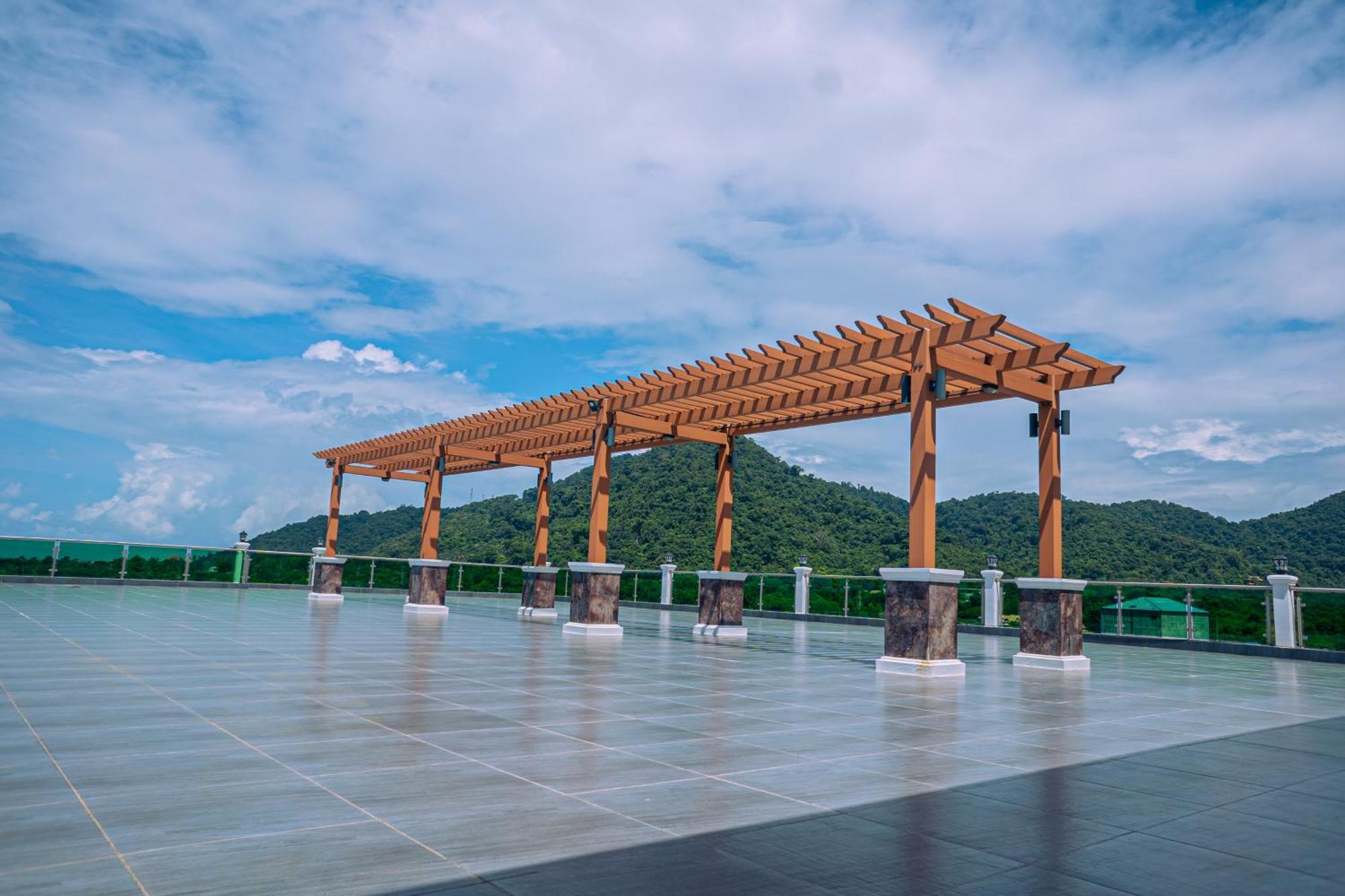Sangkahak Mith Hotel Kep Luaran gambar