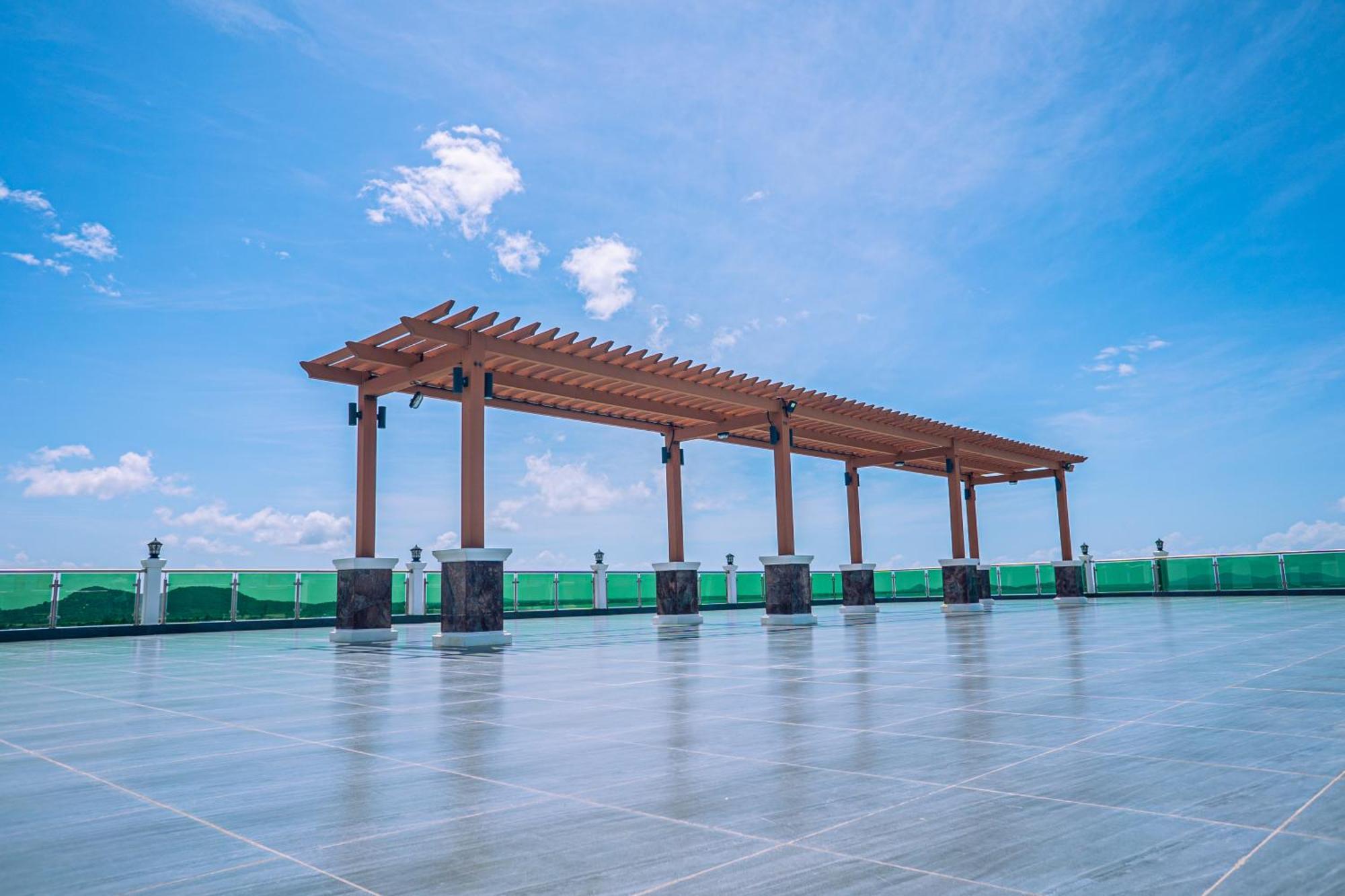 Sangkahak Mith Hotel Kep Luaran gambar