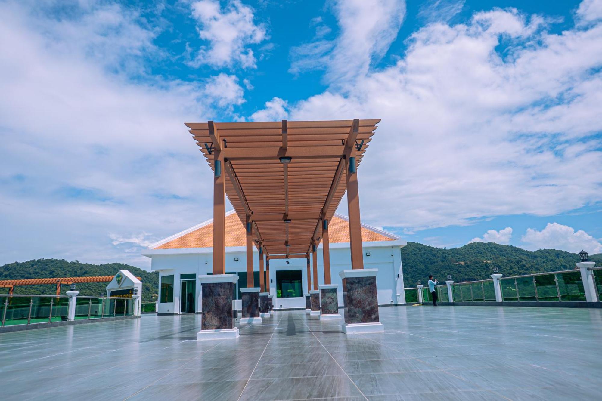 Sangkahak Mith Hotel Kep Luaran gambar