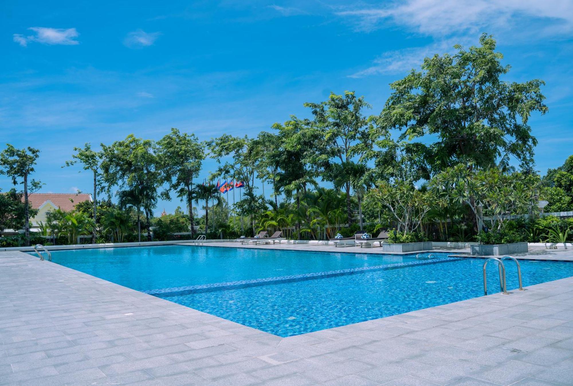 Sangkahak Mith Hotel Kep Luaran gambar