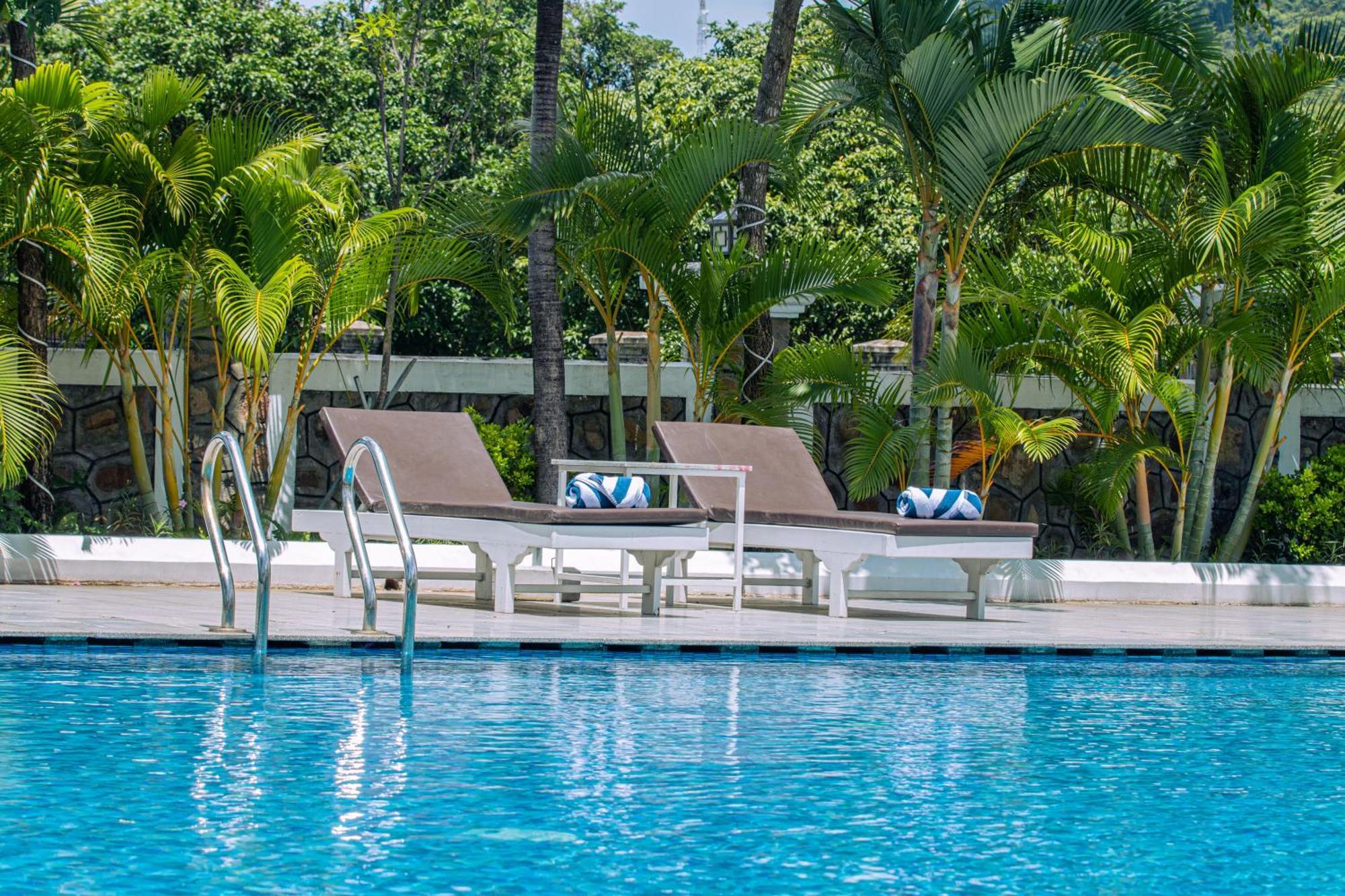 Sangkahak Mith Hotel Kep Luaran gambar