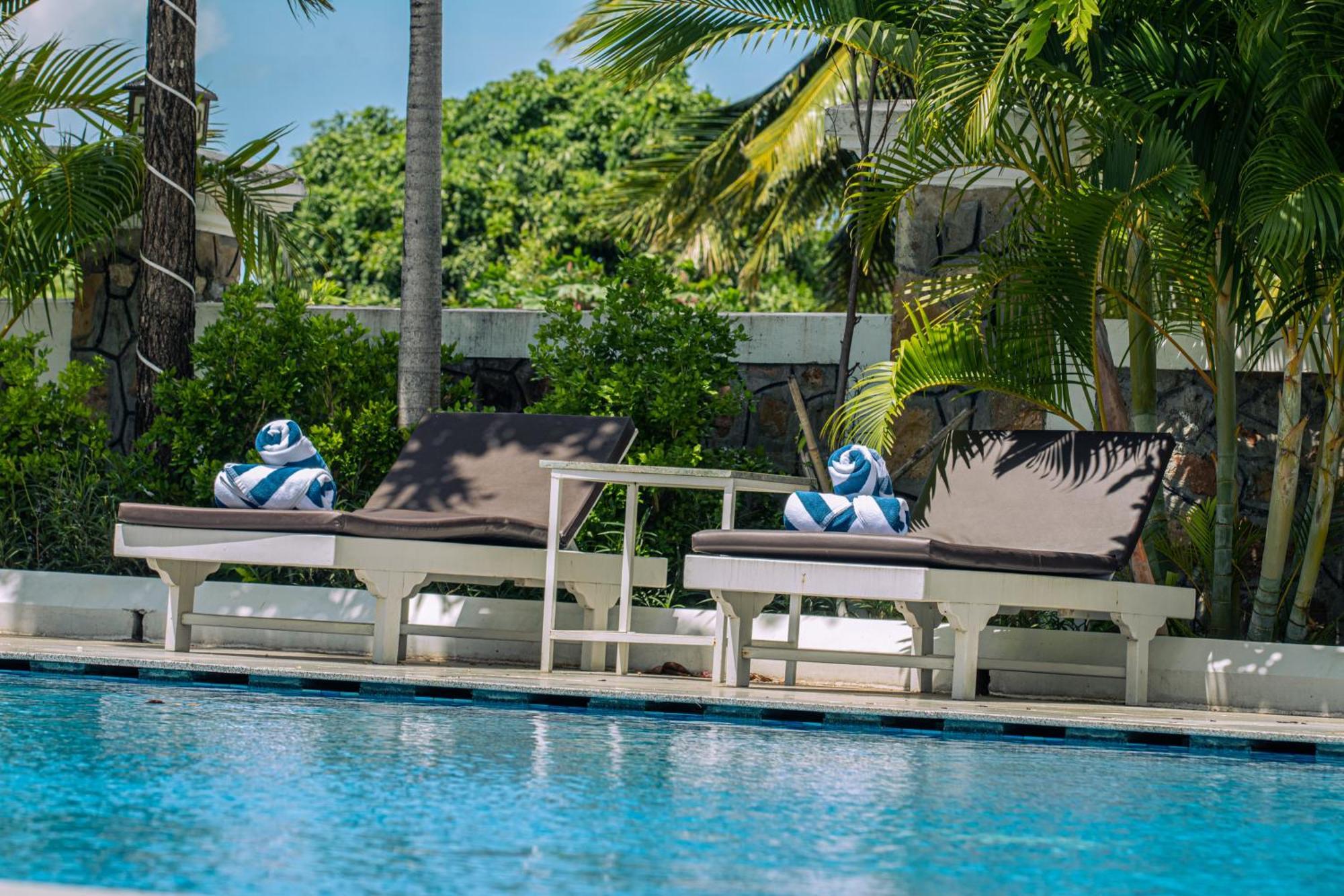 Sangkahak Mith Hotel Kep Luaran gambar