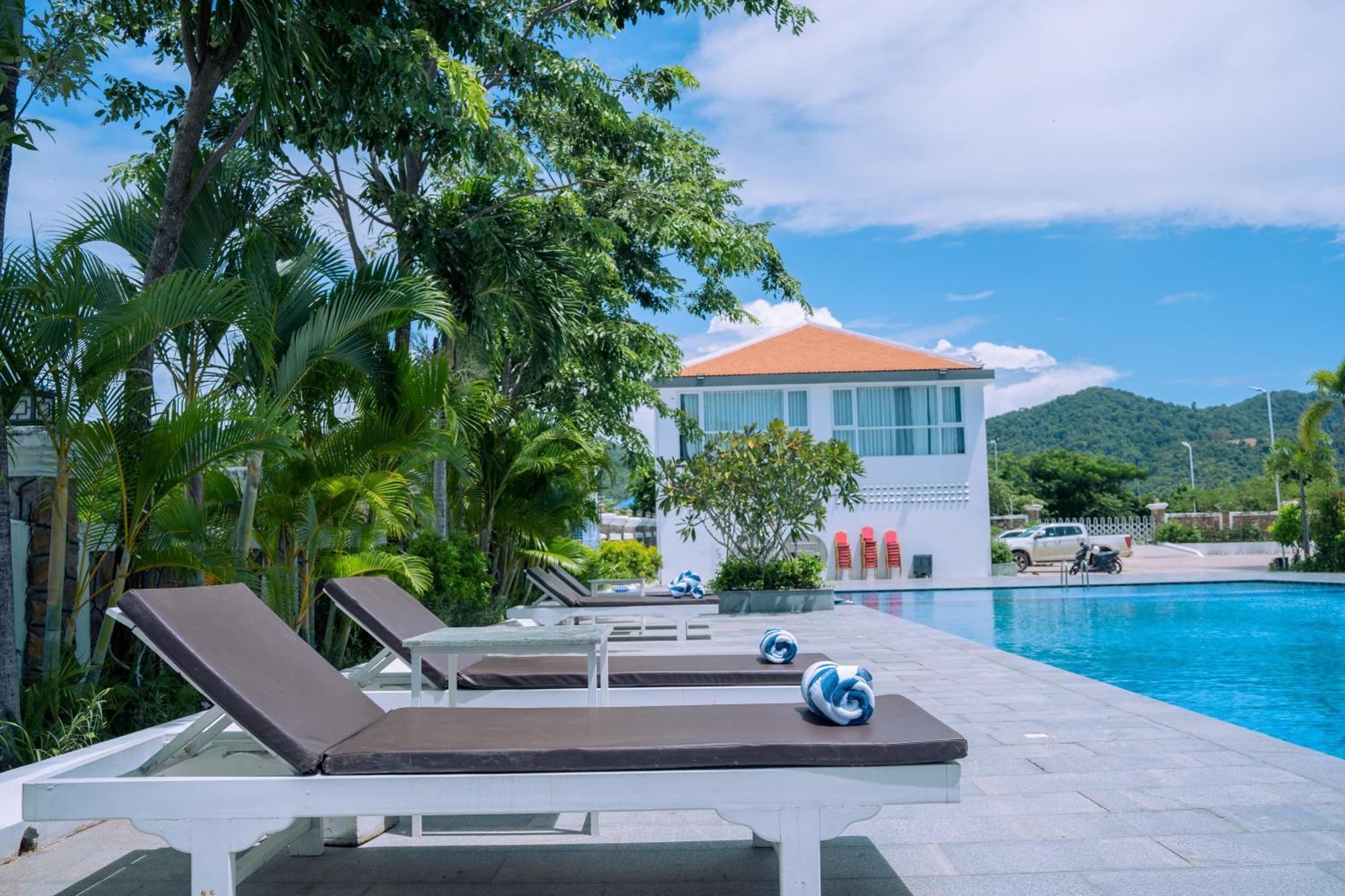Sangkahak Mith Hotel Kep Luaran gambar