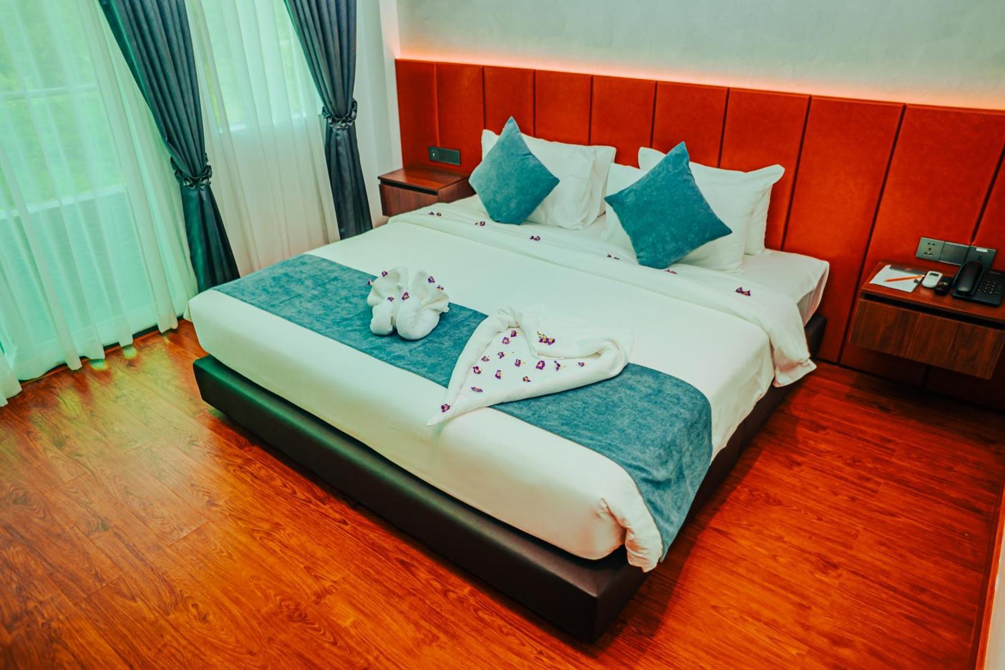 Sangkahak Mith Hotel Kep Luaran gambar