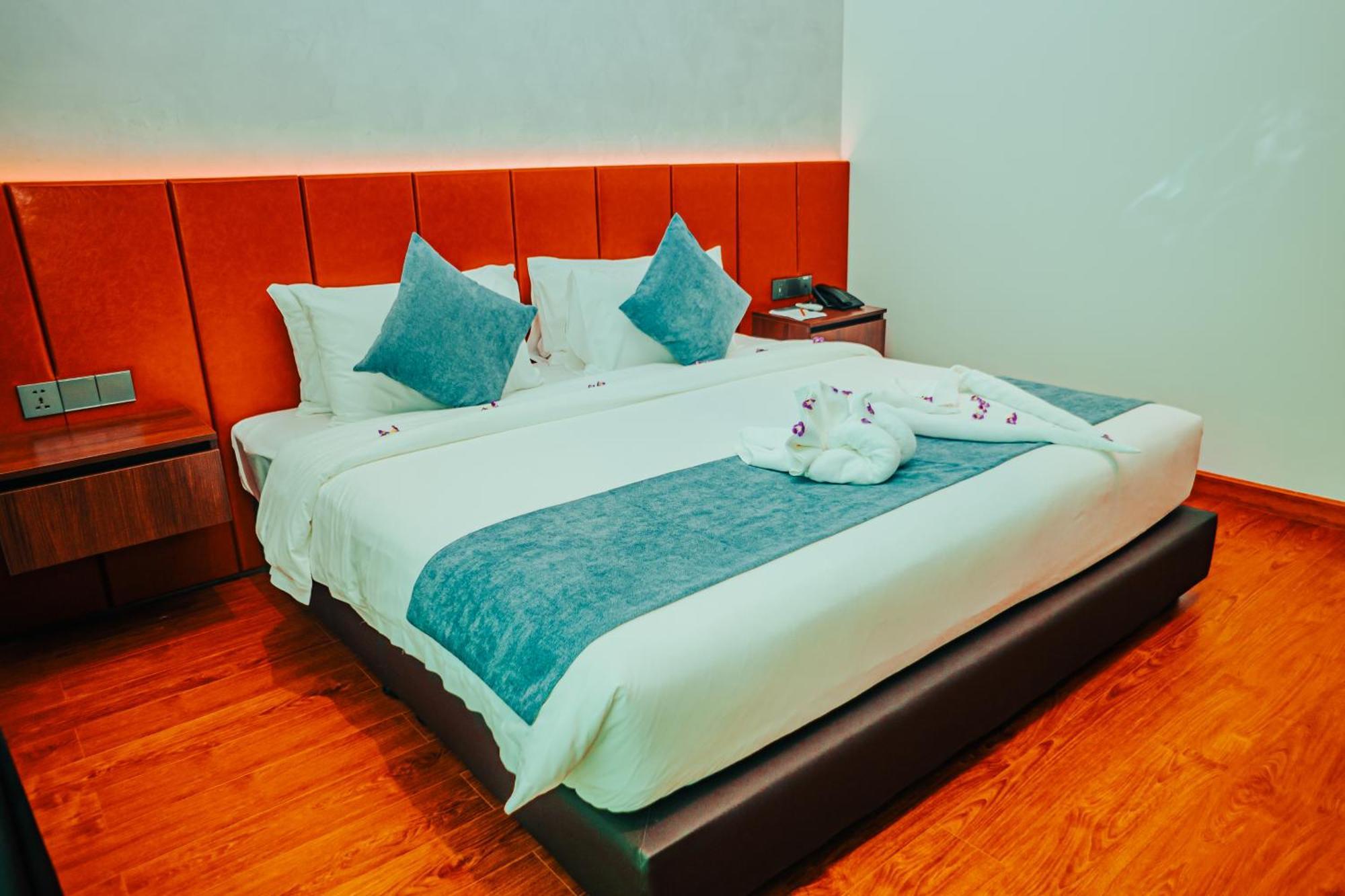 Sangkahak Mith Hotel Kep Luaran gambar