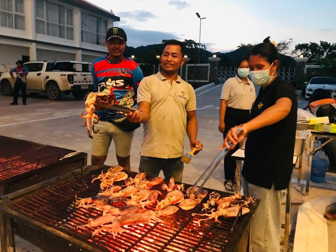 Sangkahak Mith Hotel Kep Luaran gambar